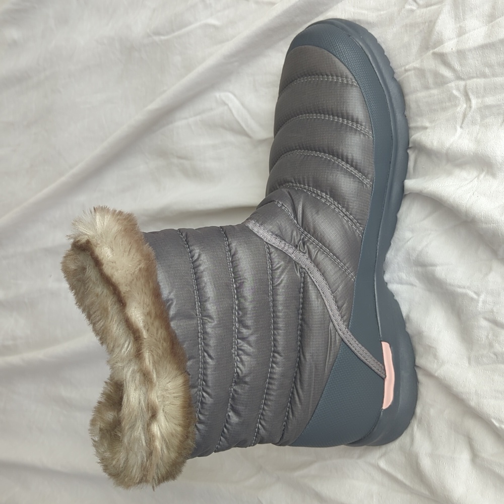 The North Face Women's Thermoball Microbaffle Bootie II - Picture 9 of 12